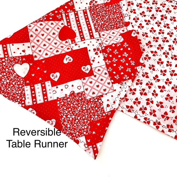 ❣️Valentine's Day Bundle: Tins, Sparkle Socks, Table Runner & Dish Scour Pad - Picture 2 of 14